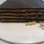 Торт шоколадно-арахісовий