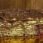 Шоколадний Наполеон з вишнею