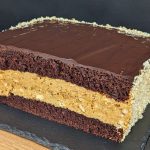 Торт Снікерс