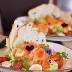 Салат Цезар з лососем