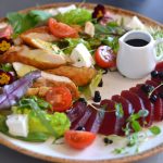 Салат з ростбіфом та овочами гриль